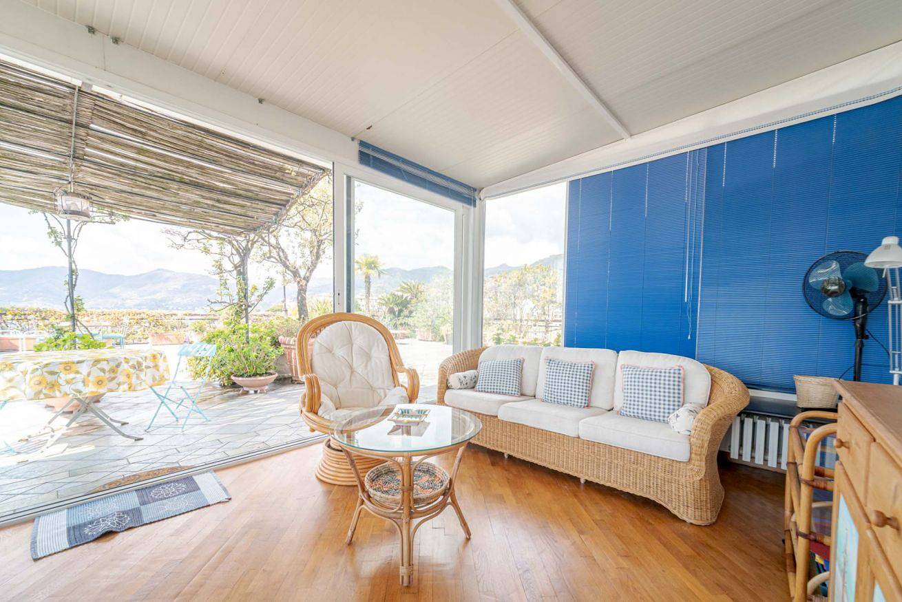 Ganze Wohnung, Aurelia Charming Seaview Apt x6 Panoramic Terrace! in Zoagli, Riviera di Levante