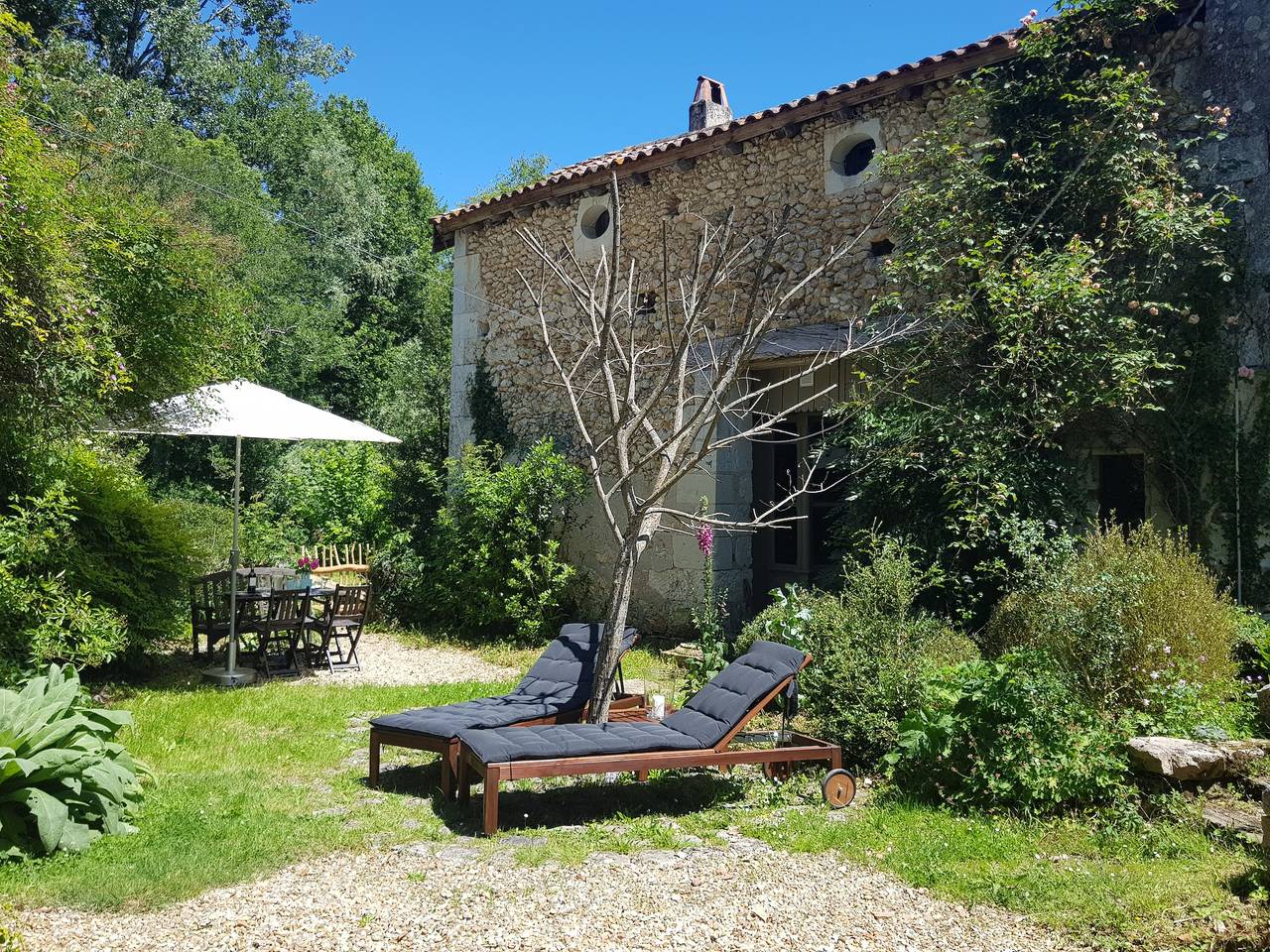 Gîte pour 4 personnes avec terrasse in Sourzac, Dordogne