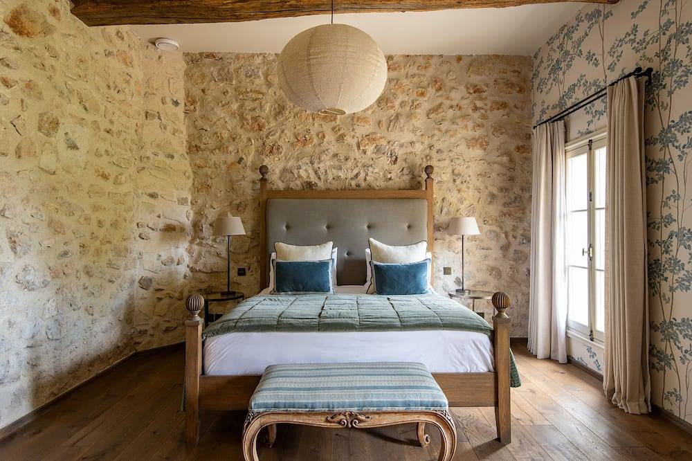 Maison Véronique – 7Br/7 bathroom Luxury Provençal Stone Estate /2 heated Pools in Roquefort-les-Pins, Côte méditerranéenne (France)