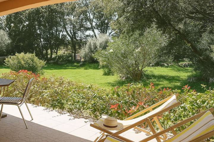 Location de vacances pour 5 personnes, avec Jacuzzi ainsi que Terrasse et Jardin à Porto-Vecchio