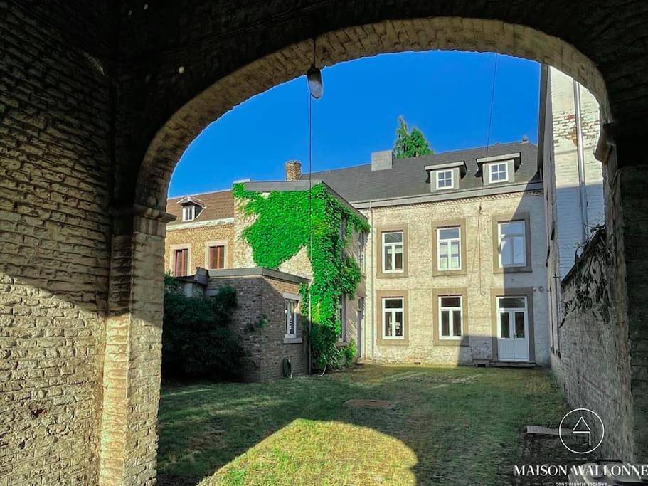 La maison de Maître - Grand Jardin, Face à la Meuse in Oupeye, Région de Liège