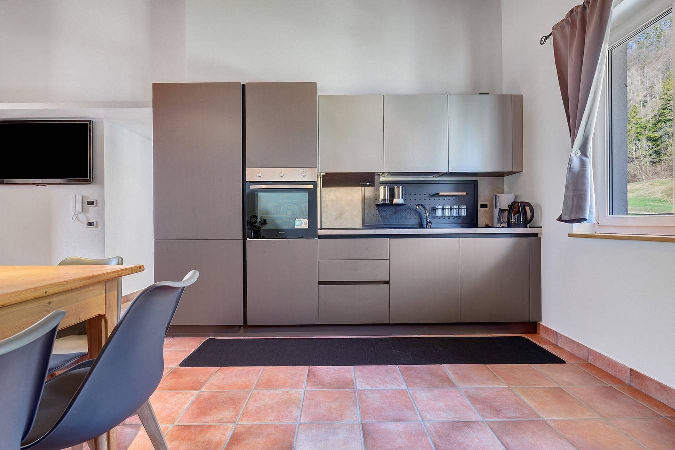 Ganze Wohnung, Wohnung 'Casa Core' mit Gemeinschaftsgarten und Balkon in San Lorenzo in Banale, Brentagruppe