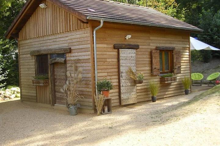 Maison de vacances pour 4 personnes, avec jacuzzi ainsi que jardin et terrasse