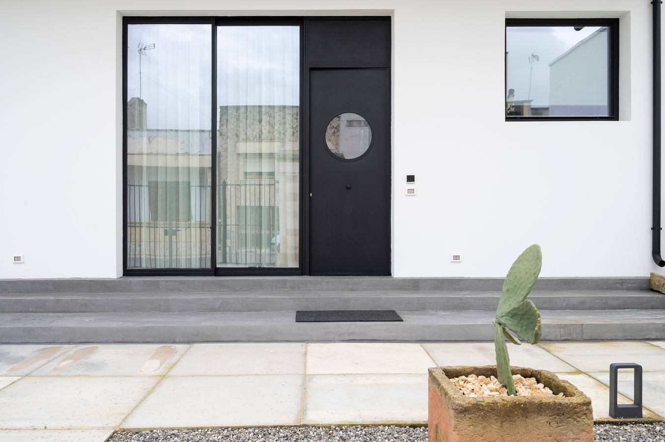 Entire apartment, Holiday Home 'Due' with Shared Terrace, Wi-Fi and Air Conditioning in Melendugno, Lecce Province
