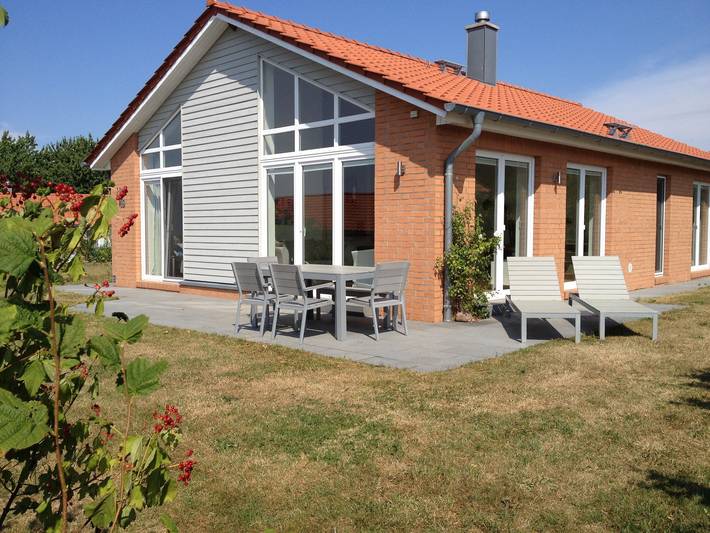 Ferienhaus für 6 Personen, mit Whirlpool und Garten sowie Sauna in Kosel