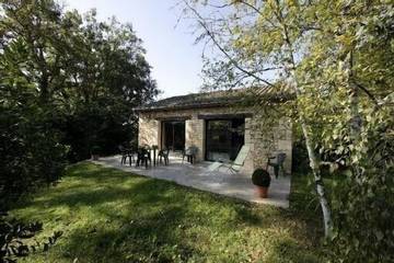 Gîte pour 3 personnes, avec piscine à Tursac