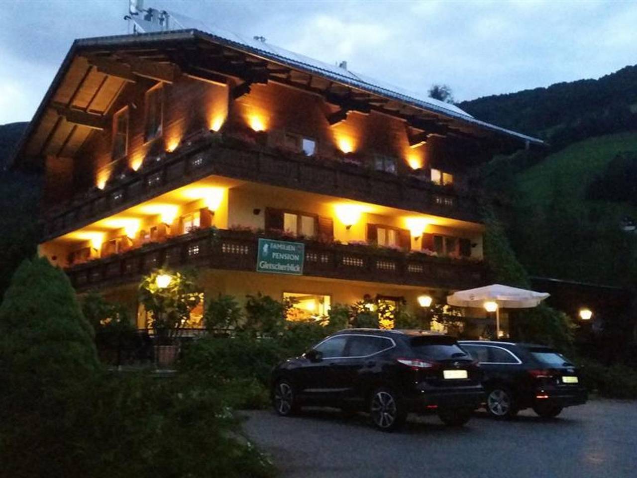 Ganze Ferienwohnung, Familienpension Gletscherblick - Familienzimmer in Heiligenblut, Oberkärnten