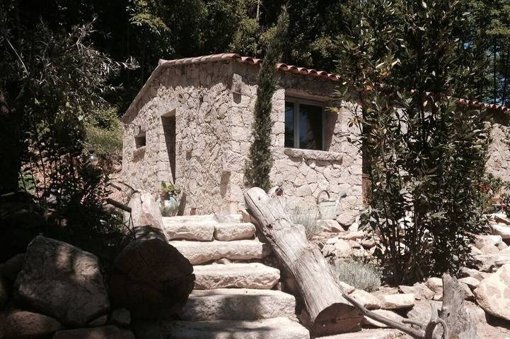 Location de vacances pour 3 personnes, avec Terrasse et Jardin à Ucciani