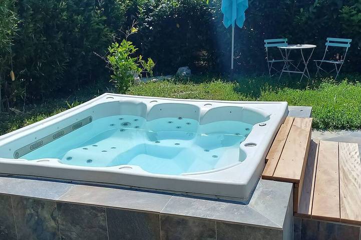 Villa pour 4 personnes, avec jardin ainsi que terrasse et jacuzzi à La Colle-sur-Loup