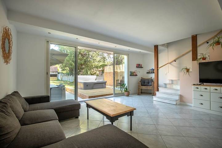 Maison de vacances pour 12 personnes, avec jardin ainsi que balcon et jacuzzi - 1