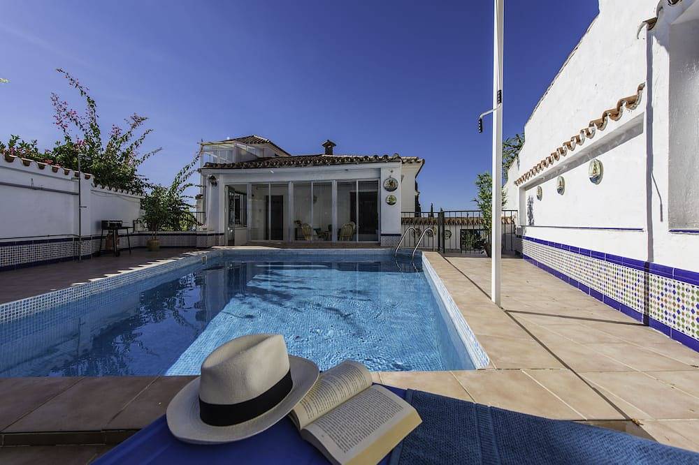 Atalaya Alta (Villa Yvonne) in Torremuelle, Benalmádena