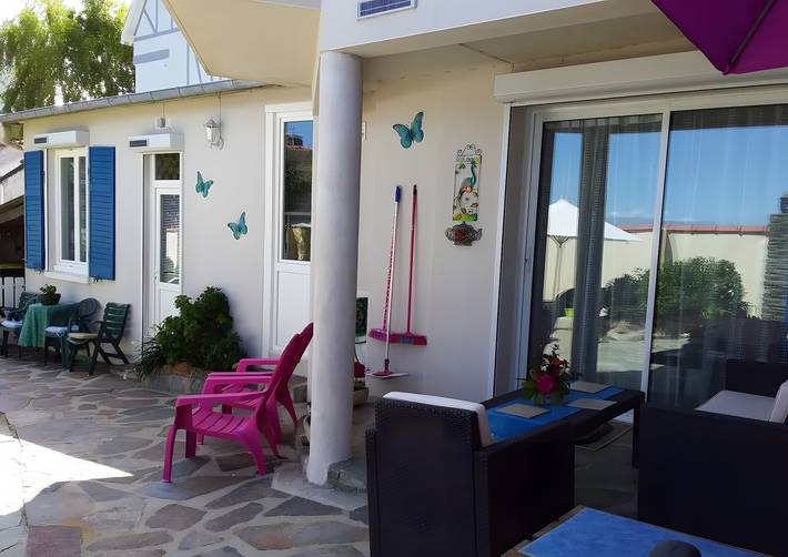 Gîte 30m De La Mer, plage en contre bas in Binic, Côte de Goëlo