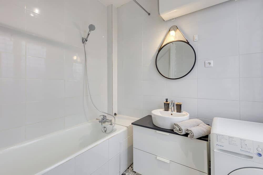 Ganze Wohnung, Cosy and quiet T2 at the foot of the station - lake & casino 200 away in Enghien-les-Bains, Val-d'Oise