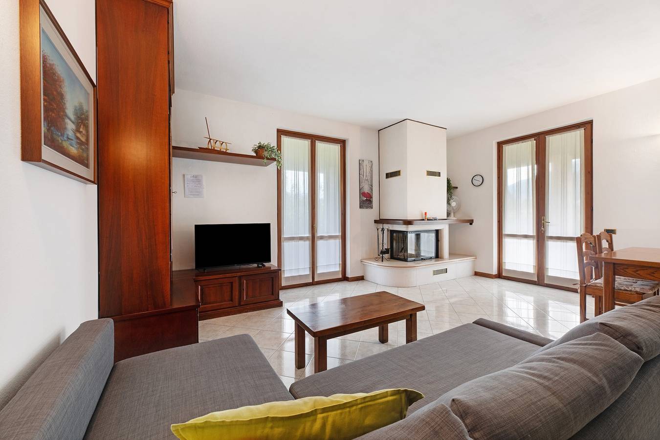 Ganze Wohnung, Apartment 'Lago' mit Bergblick, privater Terrasse und Wlan in Dongo, Comer See