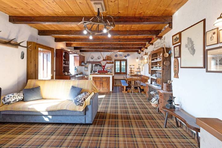 Casa Alpinone: rustic independent country house with private garden and orchard in Crevoladossola, Lepontine Alps