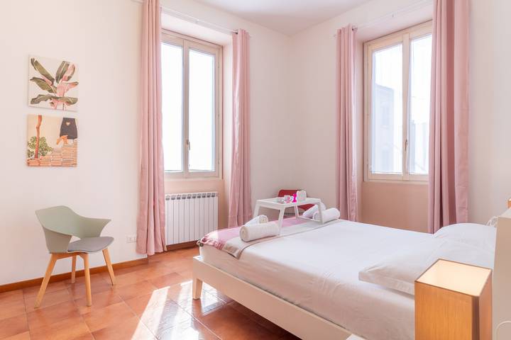 Appartamento intero, La ringhiera fiorita - 102 by Houset in Monza, Brianza
