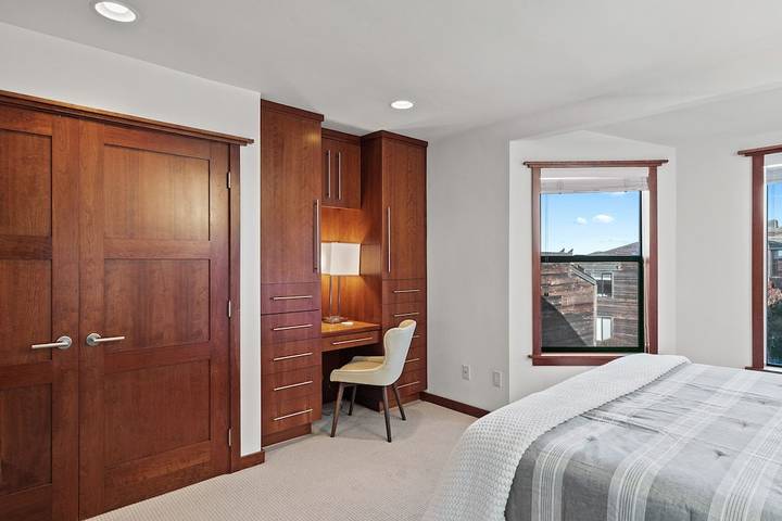 Vacation rental for 6 people, with pool and balcony as well as hot tub, with pets in Monterey