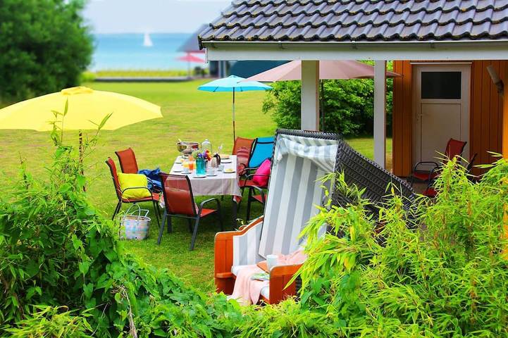 Ferienhaus für 8 Personen, mit Whirlpool und Terrasse sowie Garten und Sauna