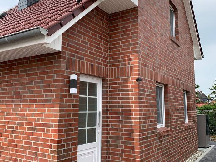Loppi Hus - Hochwertiges Ferienhaus in direkter Kanallage in Loppersum (Hinte), Hinte
