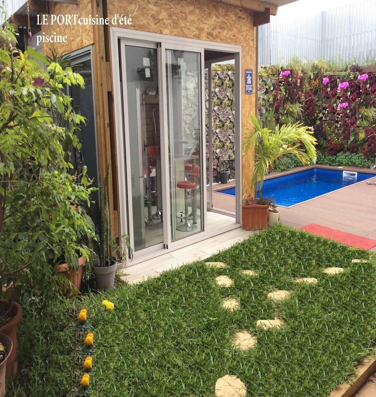Entire studio, Charming studio with pool in Le Port of 20 m² in La Réunion