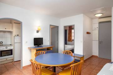 Location De Vacances pour 4 Personnes dans Boulouris, Saint-Raphaël, Photo 2