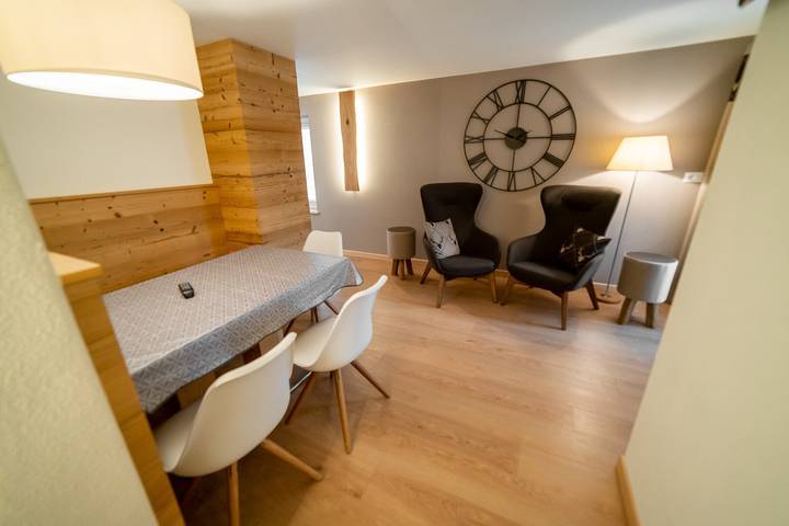 Entire apartment, 'Nonna Giulia' Apartment with Mountain View, Shared Terrace, and Wi-Fi in San Sebastiano (Folgaria), Folgaria