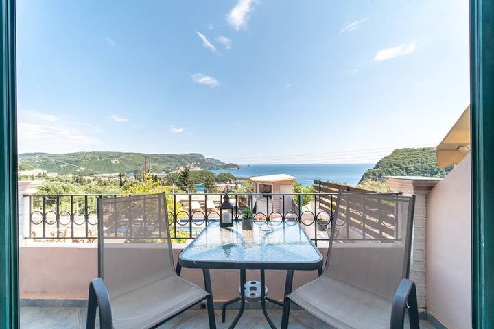 Hotel Apartment "Spyridoula Studio 4" with Sea View, Shared Pool & Wi-Fi in Paleokastritsa, Korfu