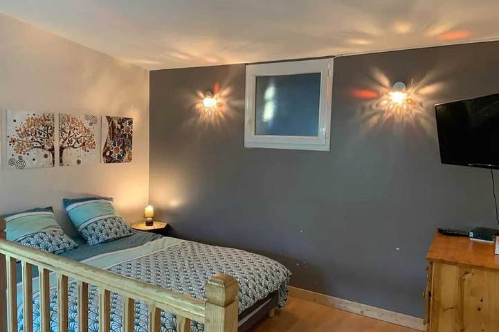 Location de vacances pour 2 personnes, avec sauna et jacuzzi ainsi que terrasse et piscine, animaux acceptés à Chalandray - 2