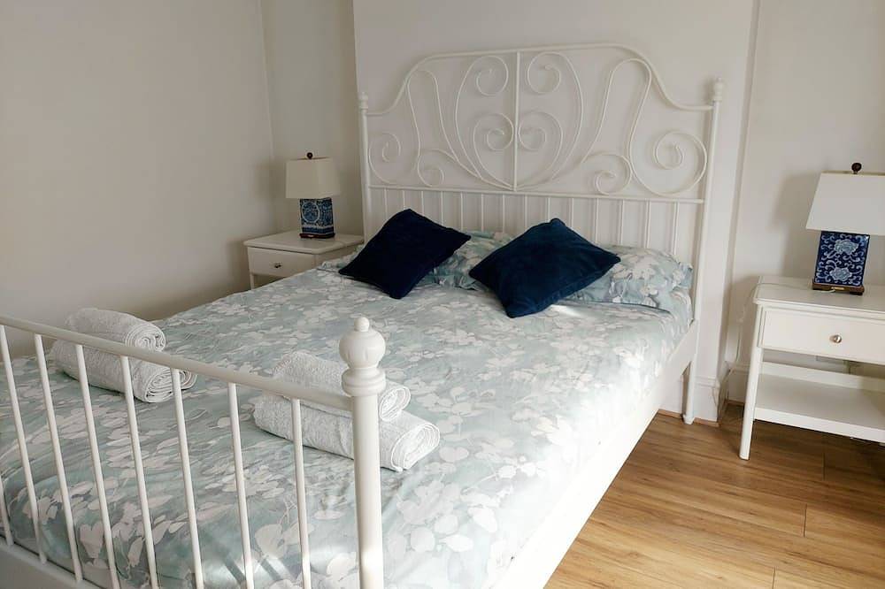 Entire apartment, Cosy, king apartment + Free parking in Kent
