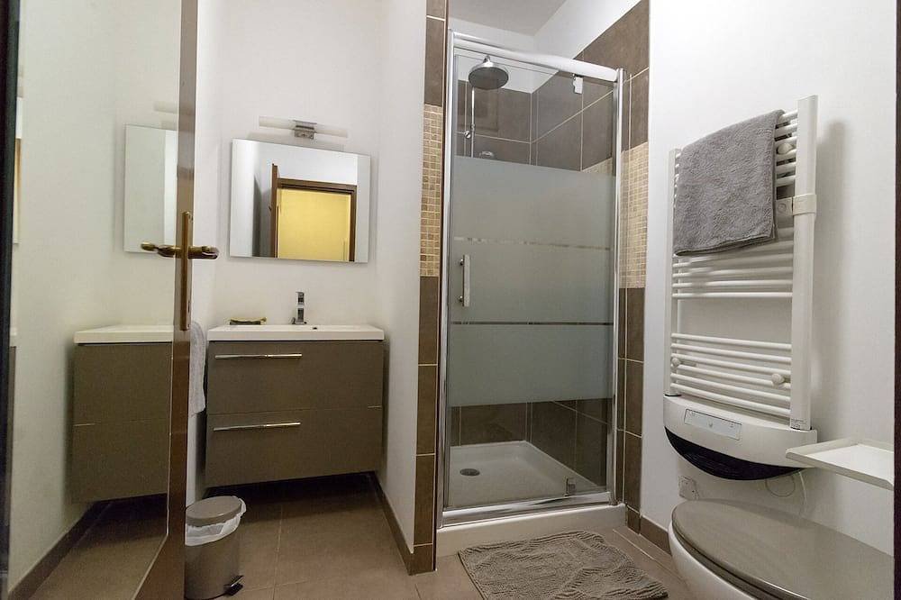 Appartamento intero, Appartement Maenat-Appartamento-Bagno privato-Vista giardino in Borgo (Corsica), Bastia e dintorni