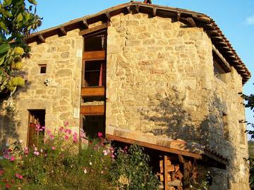 Gîte pour 7 personnes, avec jardin à Gluiras