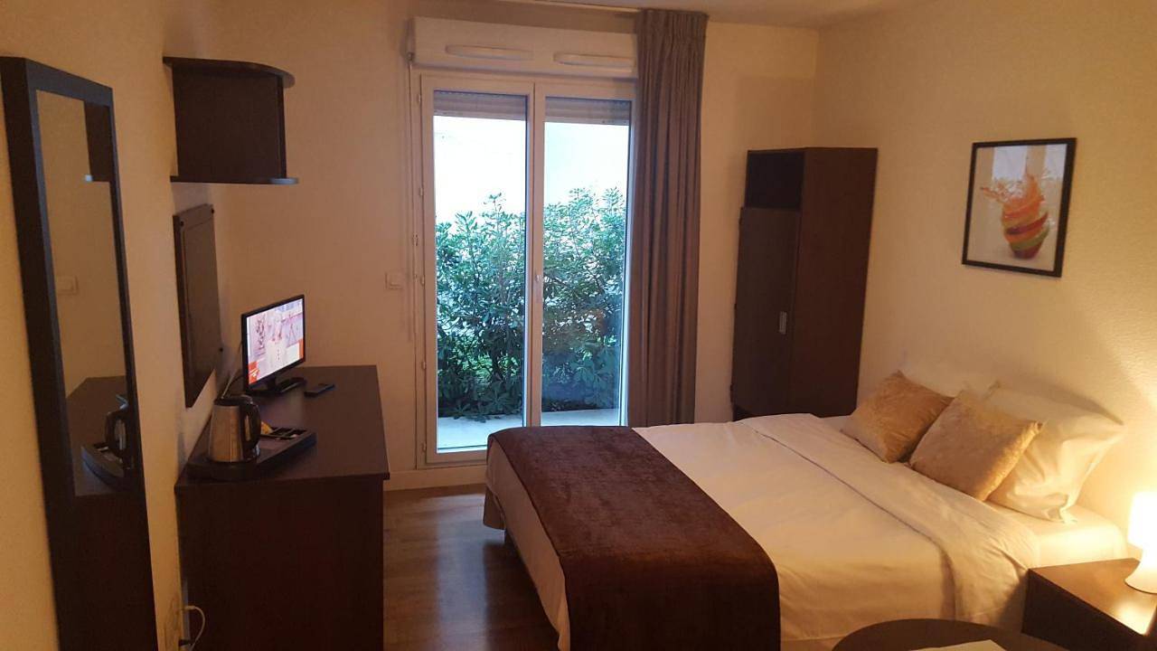Studio Apartment (2 Adults) in Marsella, Marsella region