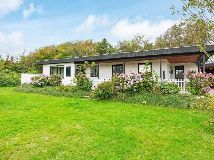 Ferieudlejning for 8 personer, med terrasse, husdyr tilladt i Toftum Bjerge