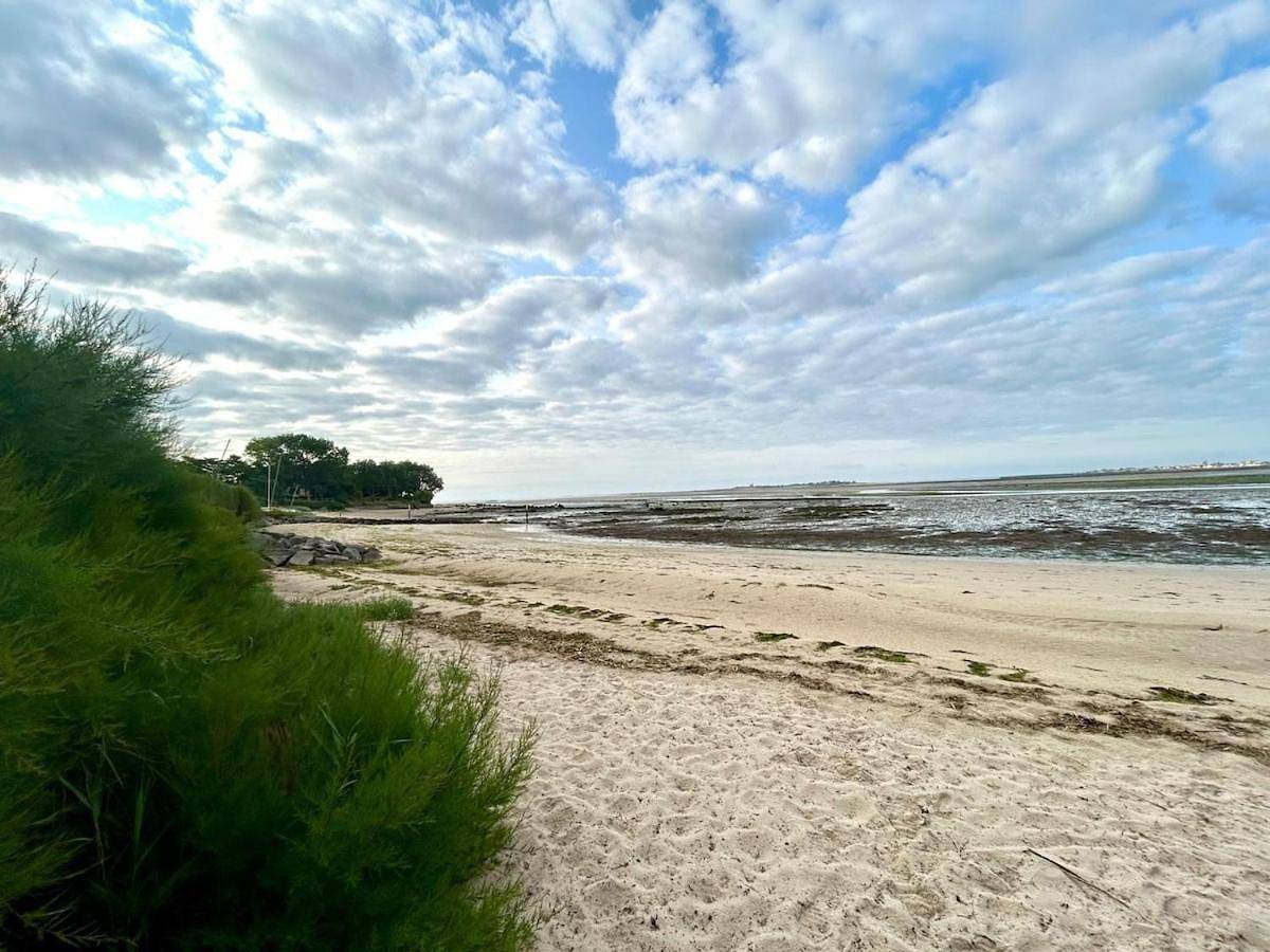 Villa Saint Antoine, vue mer à 60m de la plage in Jonville, Réville