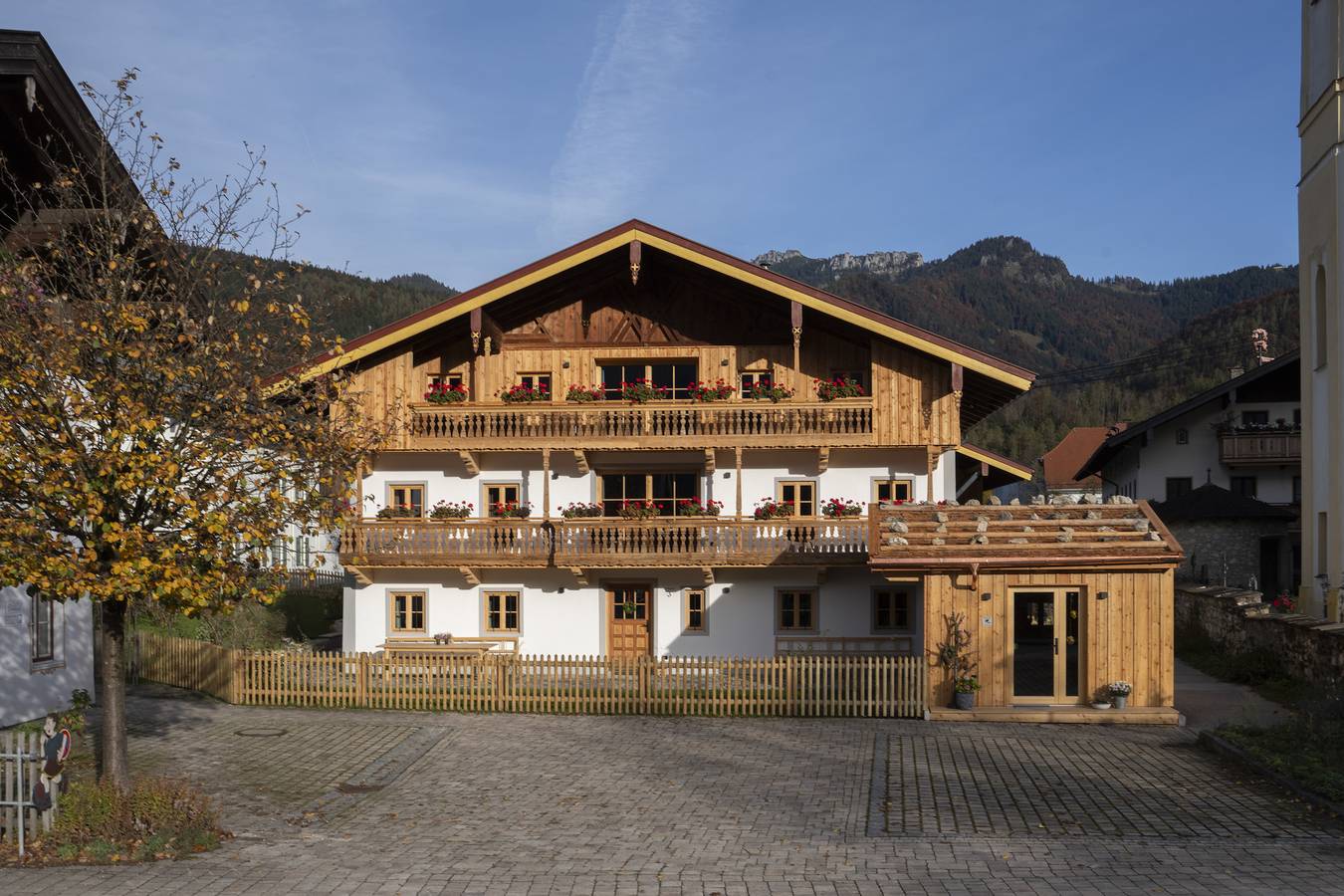 Ganze Ferienwohnung, Oida Knoglerhof - 02 Liesl, 85 qm, 2 Schlafzimmer, Balkon, Sauna, Kachelofen in Schleching, Bayerische Alpen