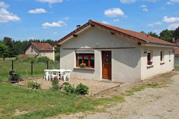 Location de vacances pour 6 personnes, avec jardin à Peyrat-le-Château - 3