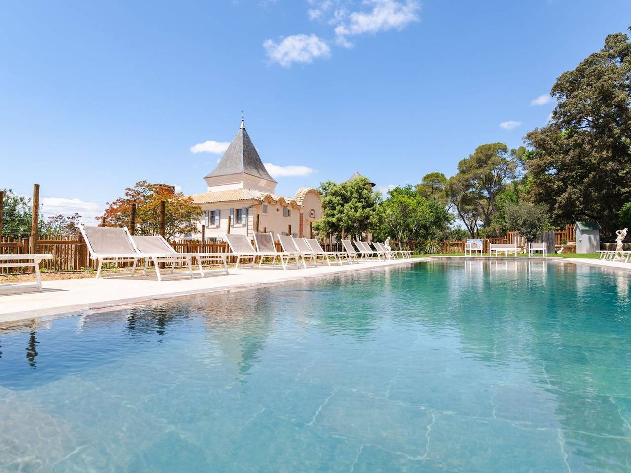 Chez Nerthe, 5-Sterne-Haus mit privatem Jacuzzi in Pézenas, Region de Béziers
