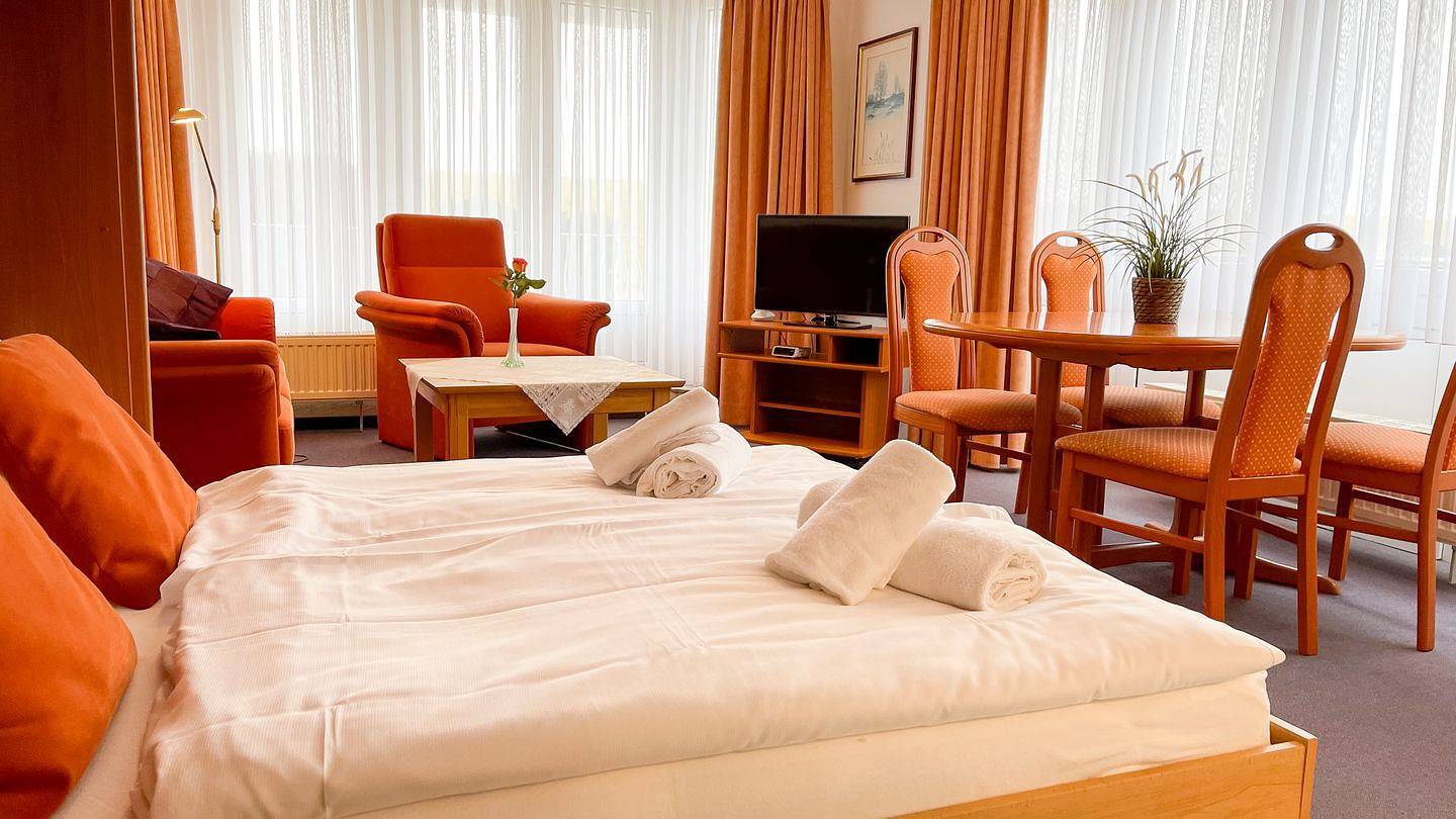 Ganze Wohnung, Nordseeperle Whg 4 - strandnahe Ferienwohnung direkt am Deich für bis zu 4 Personen in Duhnen, Cuxhaven