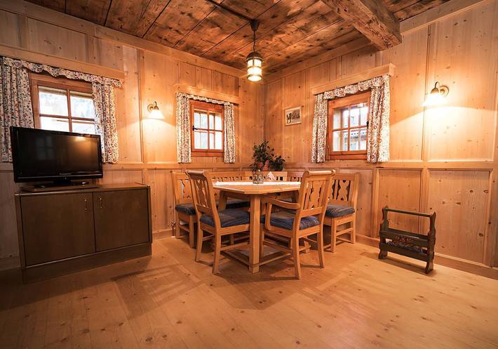 Ganze Ferienwohnung, 4-Raum-Bauernhaus für 6 bis 8 Personen in Hohe Tauern, Hüttschlag
