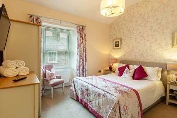 Glamping for 4 People in Bowness-on-Windermere, Cumbria, Photo 1