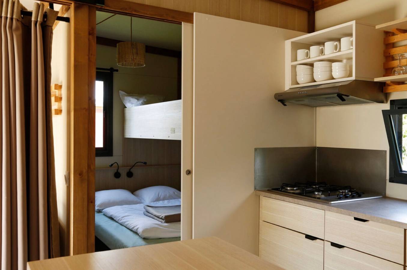 Chalet « 30m² Le phare d'Eckmühl » à Plouhinec, 500m de la plage, 5 personnes in Plouhinec (Finistère), Côte de Cornouaille