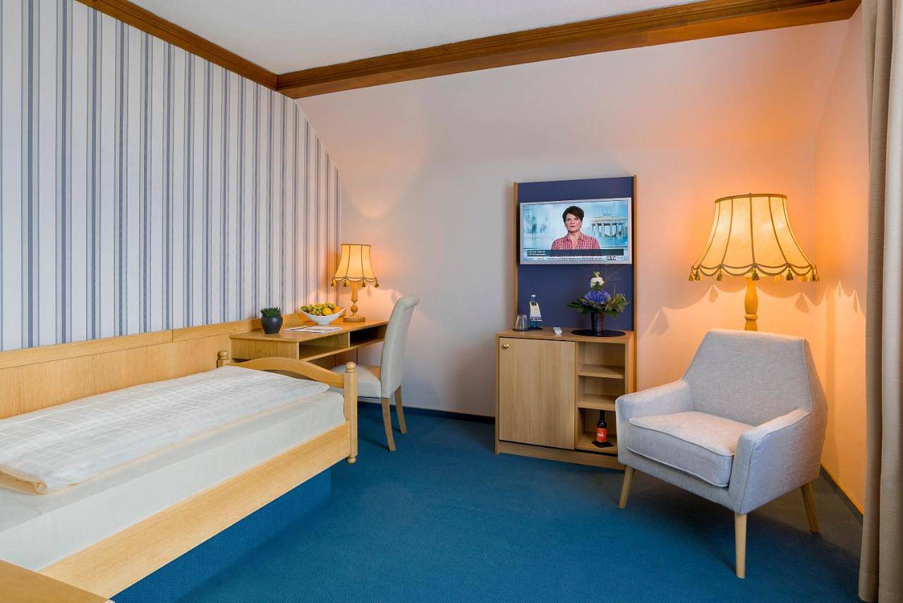 Comfort Single Room in Alzenau, Spessart-Mainland