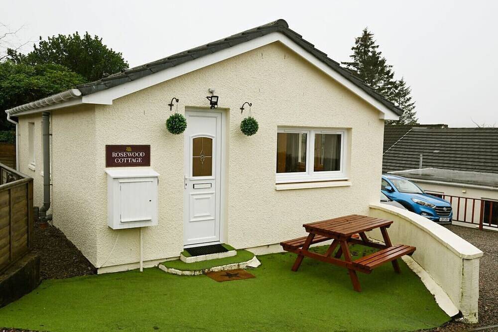 Rosewood Cottage in Fort William Town Centre in Nevis Range, Fort William