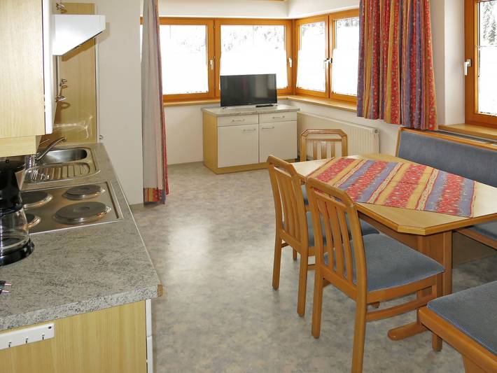 Ferienwohnung für 13 Personen, mit Balkon und Garten in See - 2
