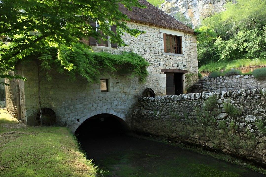 Ancien Moulin 10 km de Rocamadour in Lacave, Parc Naturel Régional des Causses du Quercy