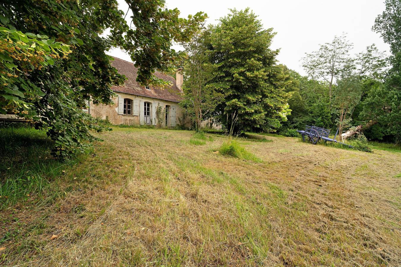 Domaine de La Contie – Chartreuse du Xviie au cœur de 20 ha de nature in Issac, Périgord Pourpre