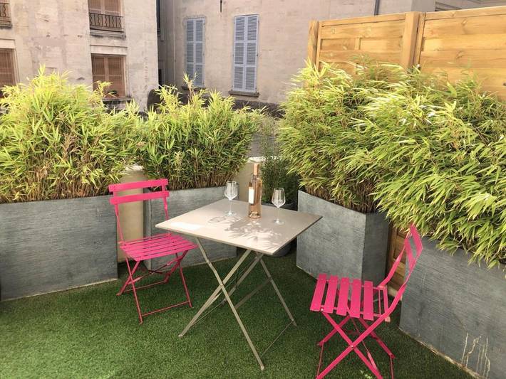 Gîte pour 2 personnes, avec balcon dans Théâtre des Halles
