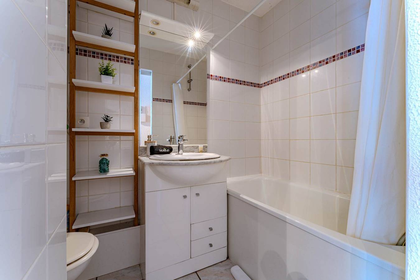 Entire apartment, Resort Access w/ Ski-In/Out Flat in Val Thorens, Les Trois Vallées