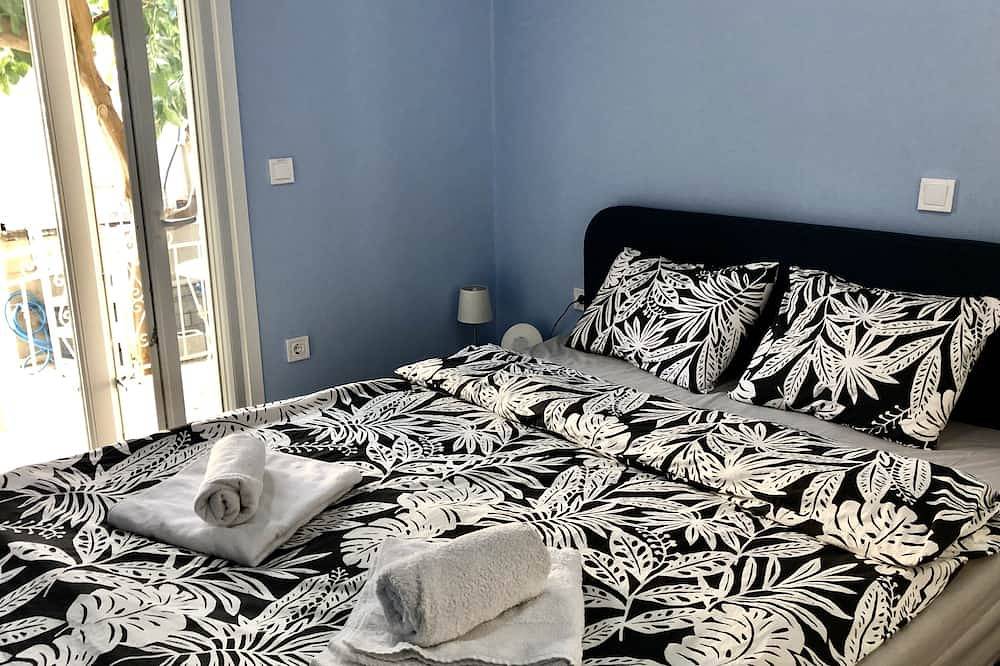 Industrial Design Bungalow – 2 min to Center, Wifi in Lesbos