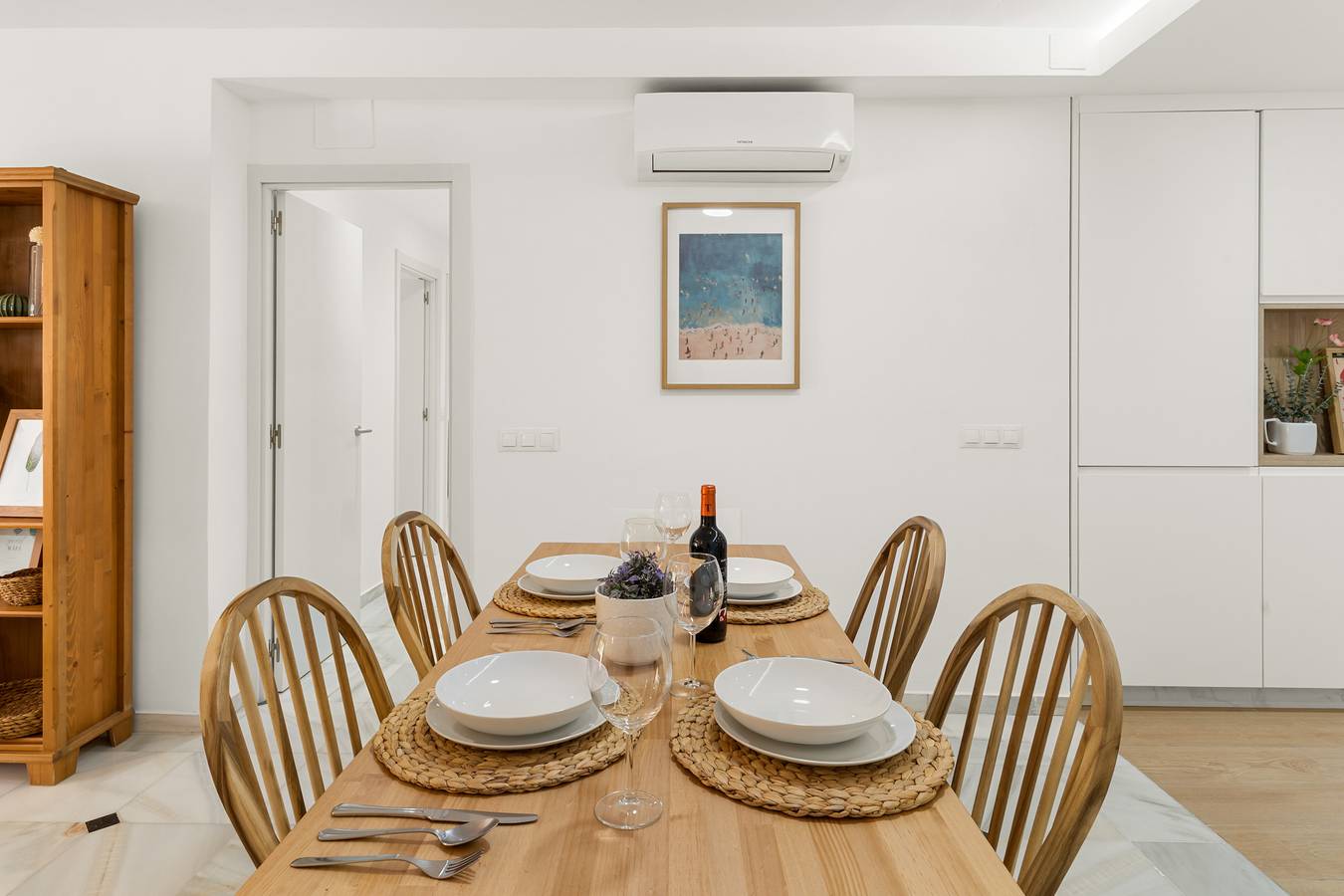 Entire apartment, Apartment 'Vacaciones En Fuengirola' with Shared Pool, Wi-Fi and Air Conditioning in Fuengirola Centre, Fuengirola